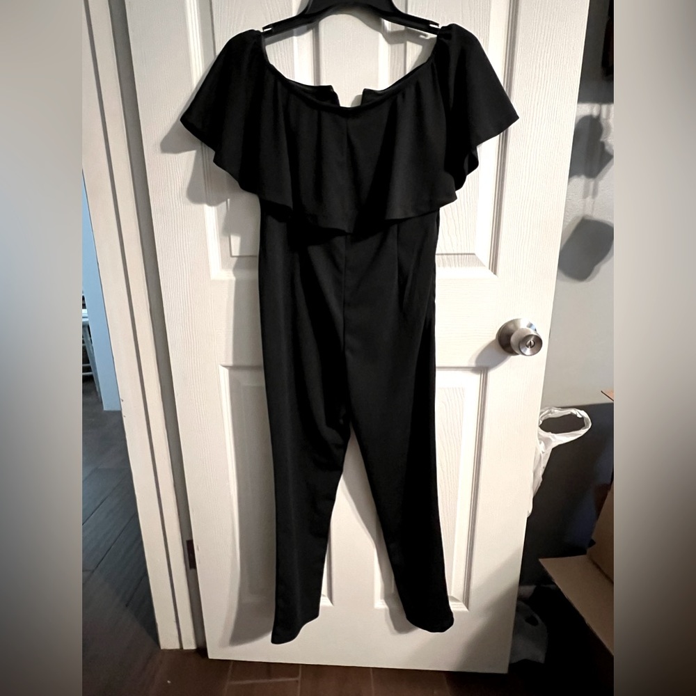 SHEIN Black Ruffle Sleeve V-Neck Romper